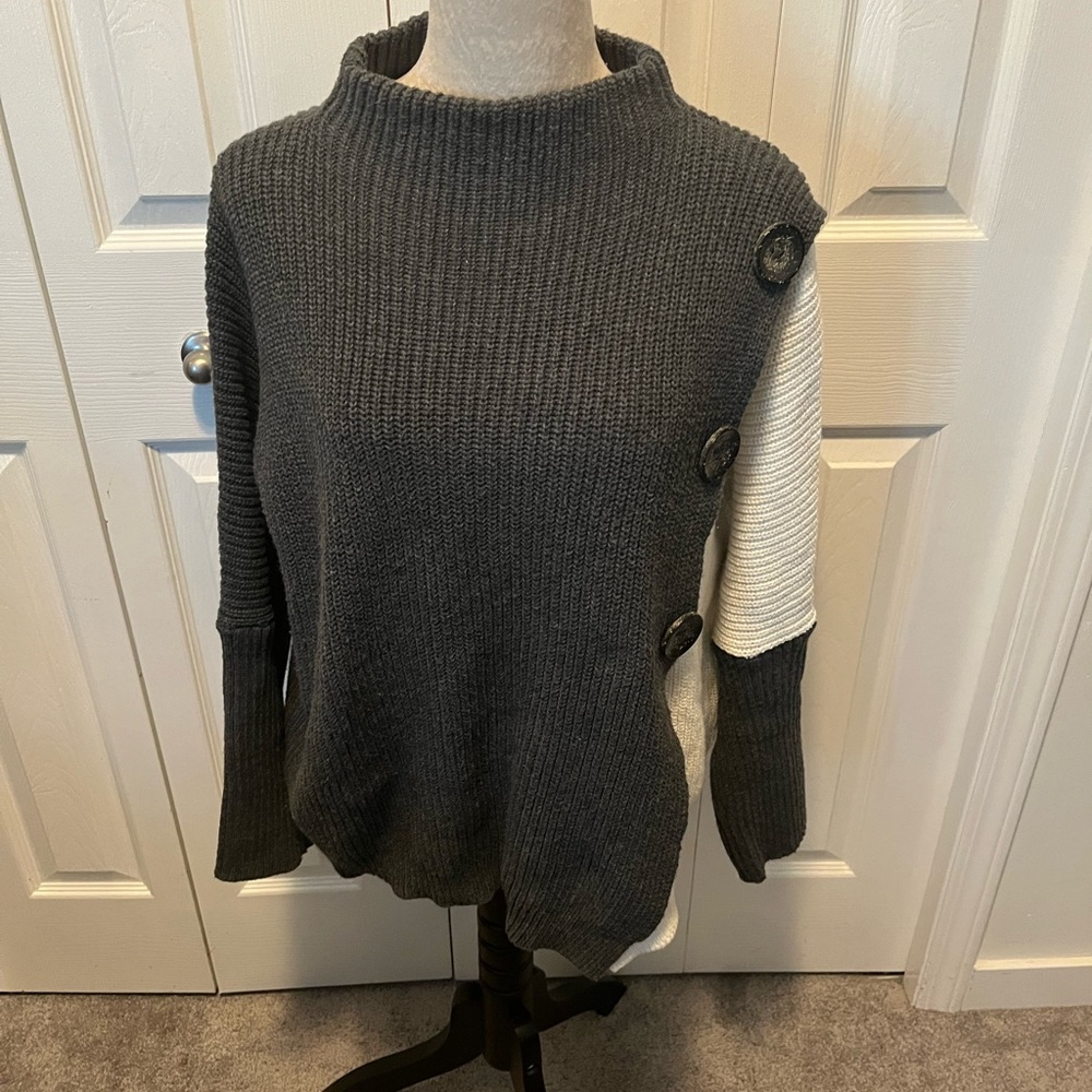 Neon Buddha size S Oversized Women's Gray and White Button Sweater